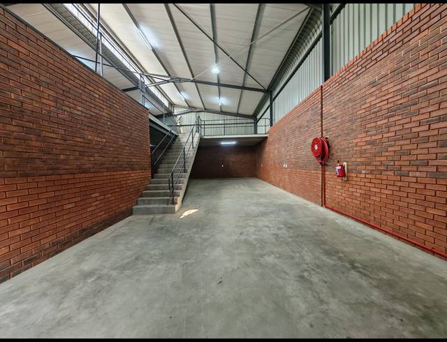 376M² WAREHOUSE TO LET IN ORMONDE